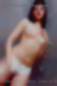 Looks and feels like a fuck sexy woman.