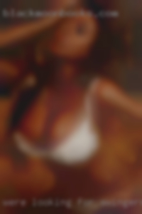 We're looking for swingers 40+ minimum from Brownwood Texas.